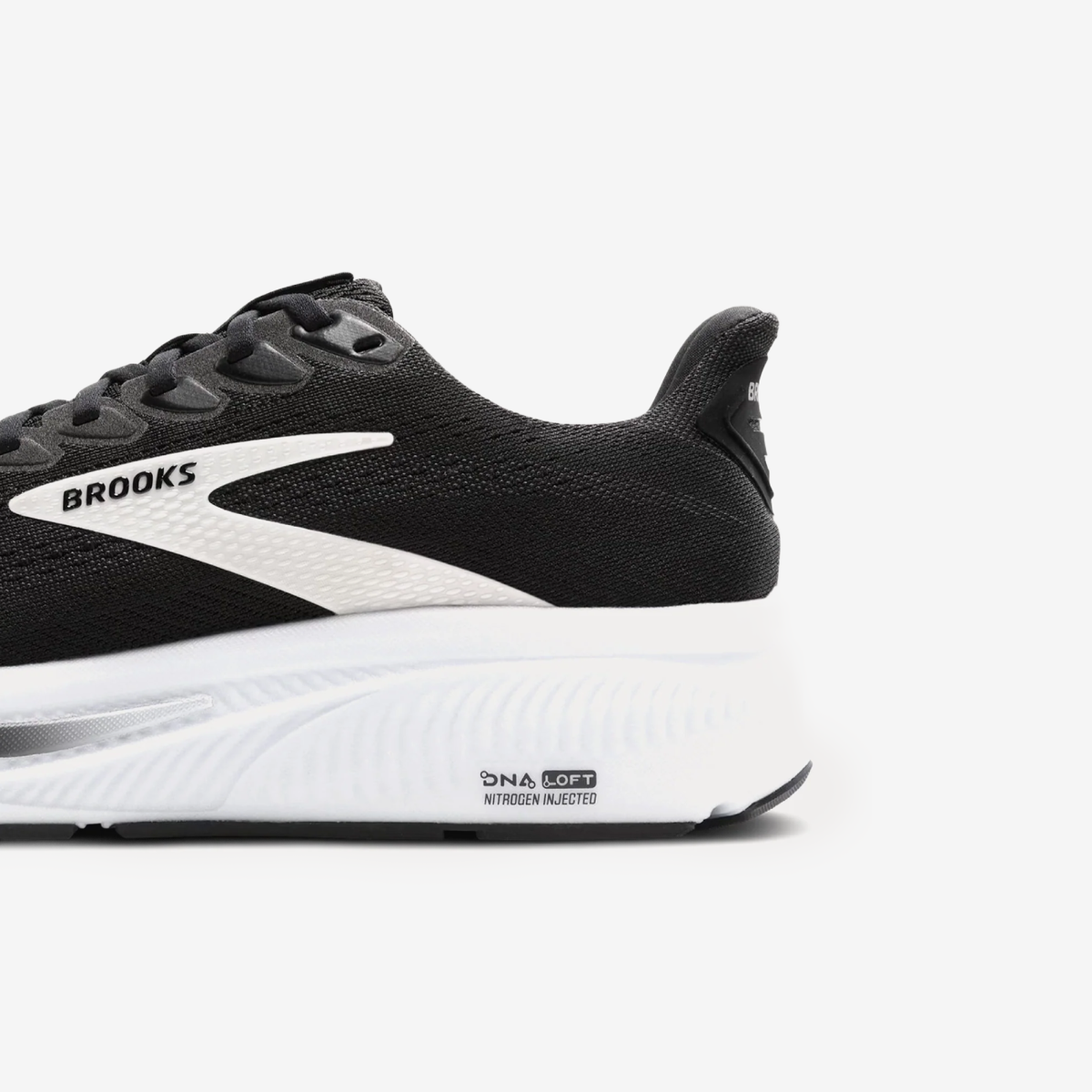 SHOCK ABSORBING RACING MARATHON "BLACK-WHITE"