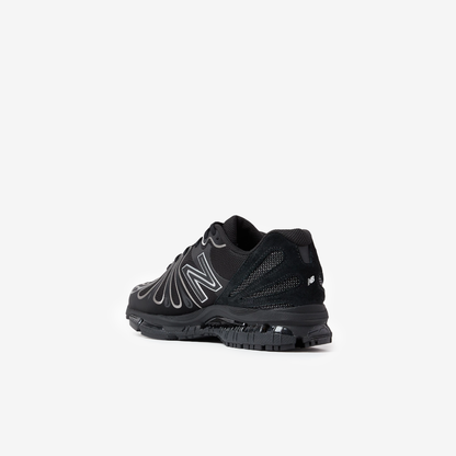 NB 1890 "Black & White"